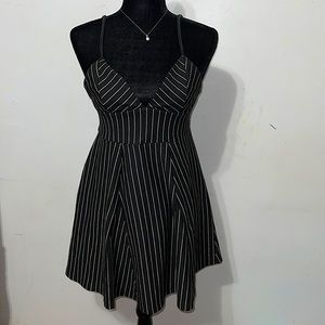 Adorable Black & White Striped Dress ♠️🔲